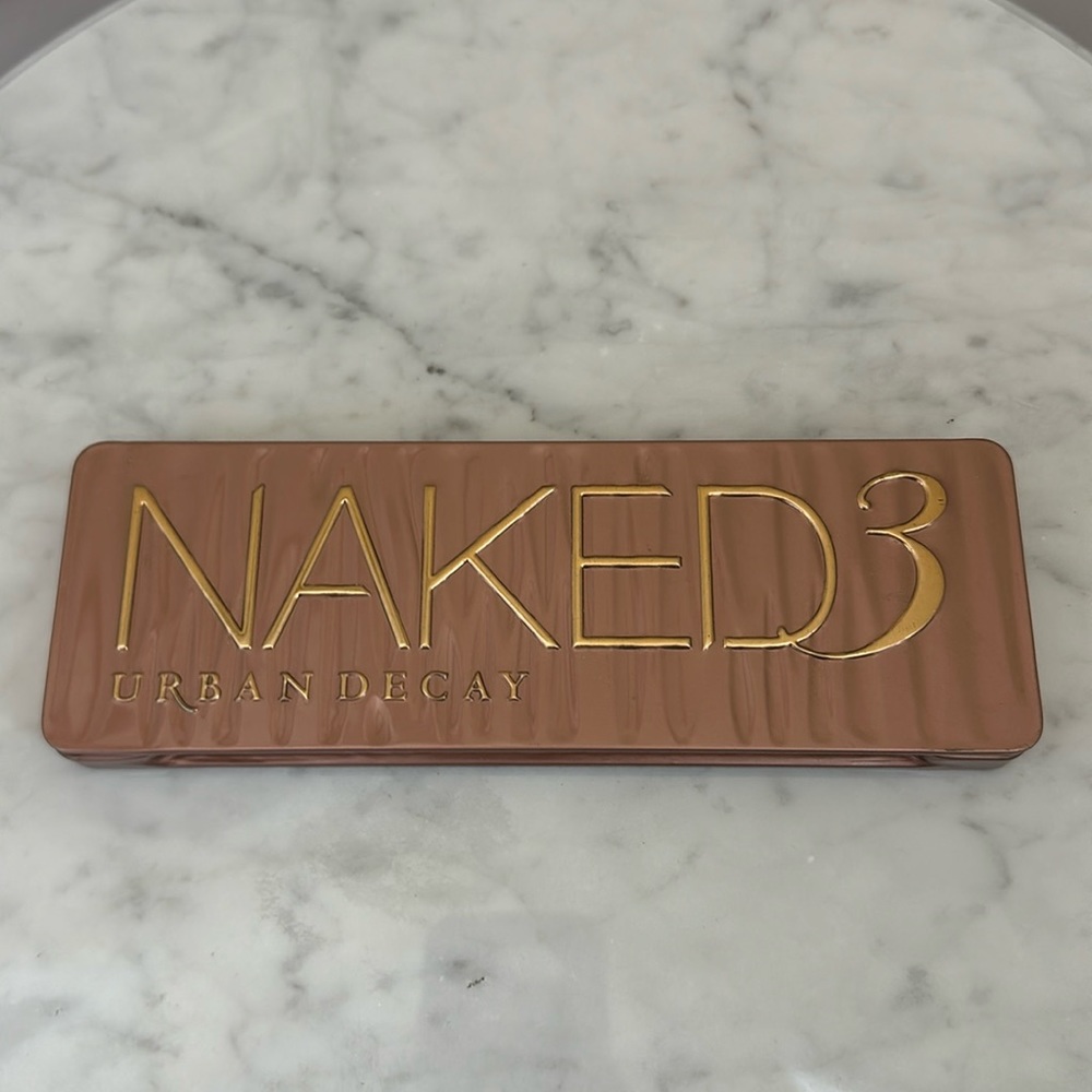 Urban Decay Naked 3 eyeshadow palette